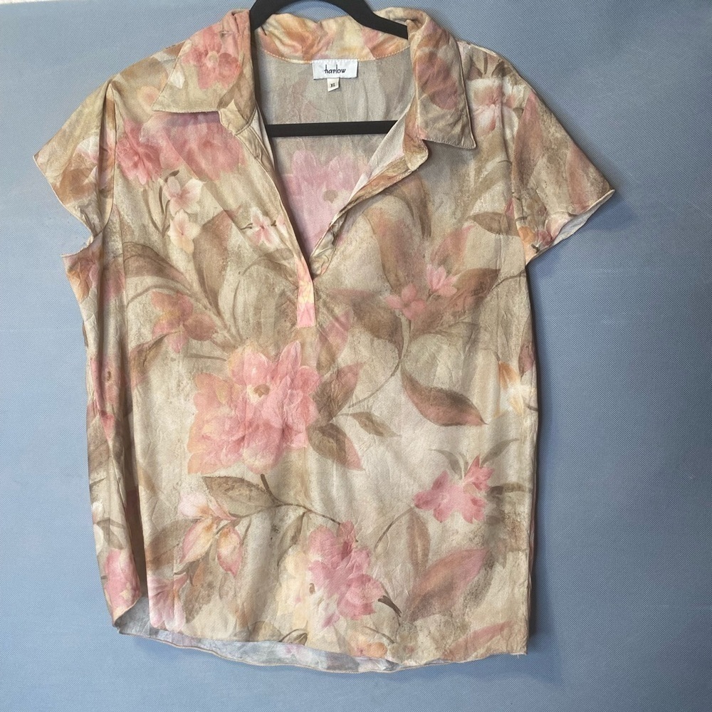 Women’s Harlow v-neck cap sleeves sheer floral